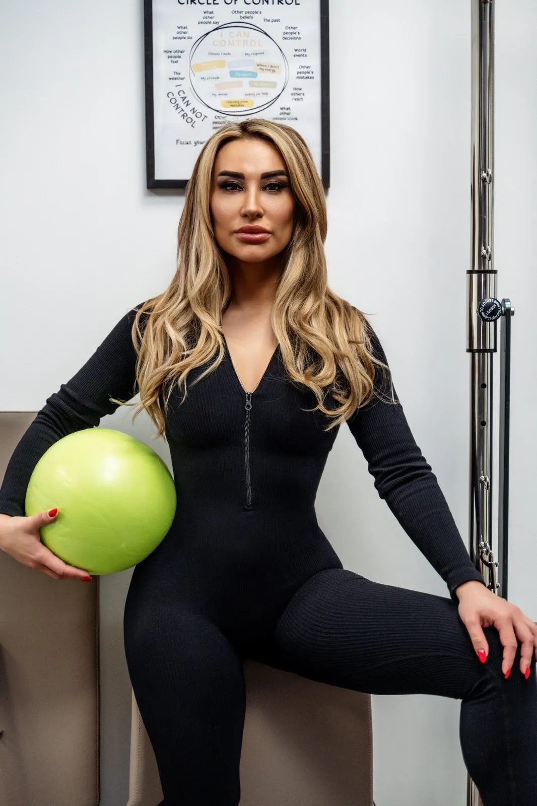 Лилия Билалова в студиото за Pilates Reformer